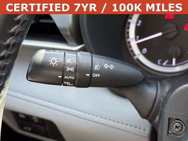 Used 2024 Toyota Highlander LE FWD image 26