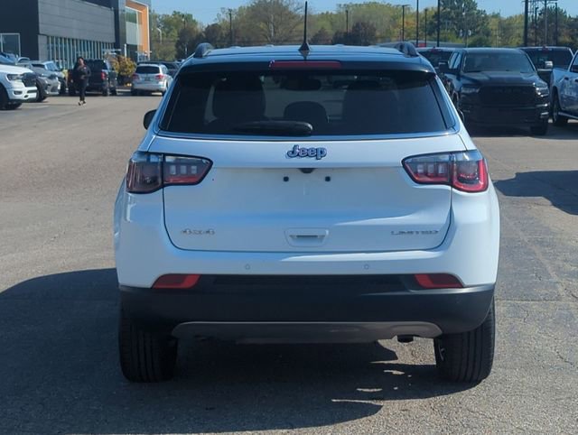 Used 2024 Jeep Compass Limited image 4