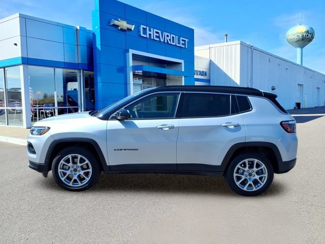 Used 2025 Jeep Compass Limited AWD/4WD image 7