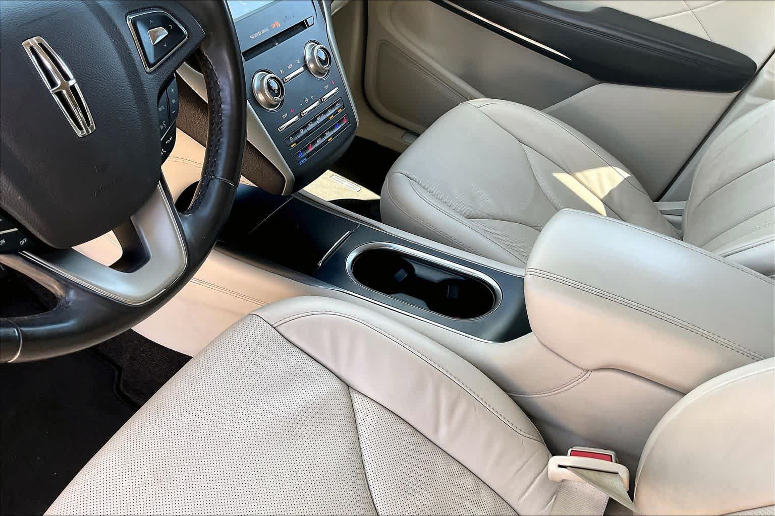 Used 2017 Lincoln MKC Reserve FWD image 17