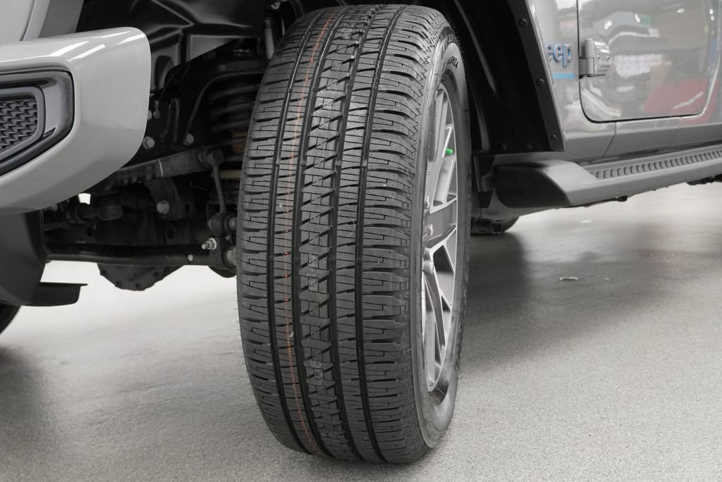 Used 2023 Jeep Wrangler Unlimited Sahara AWD/4WD image 23