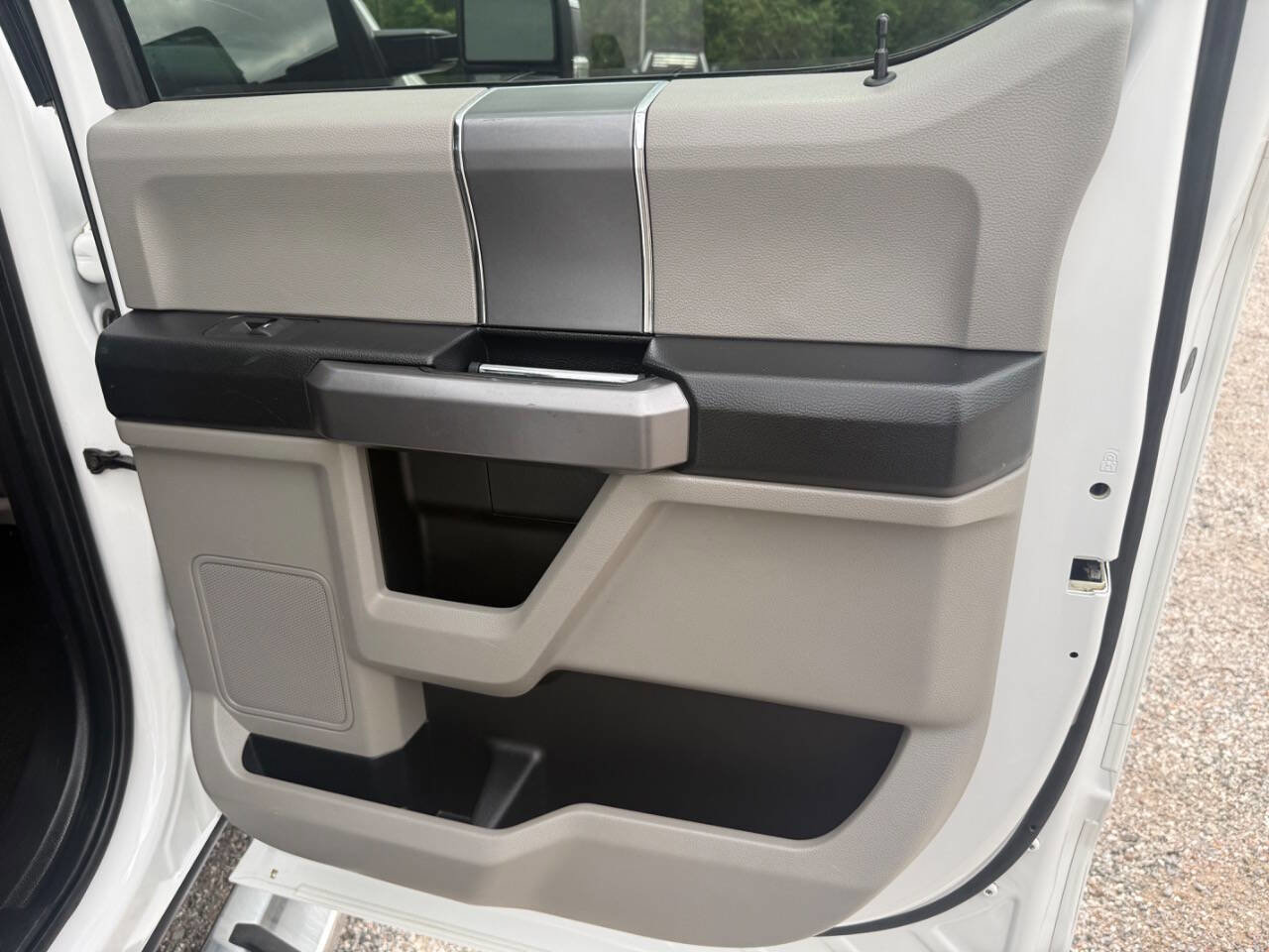Used 2019 Ford F350 XLT w/ XLT Premium Package AWD/4WD image 36