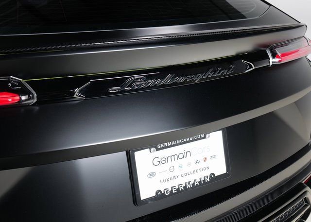Used 2022 Lamborghini Urus image 11