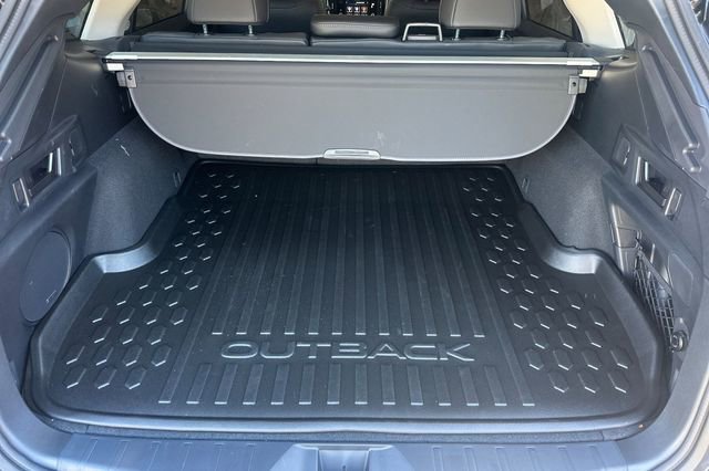 Used 2025 Subaru Outback Limited image 15