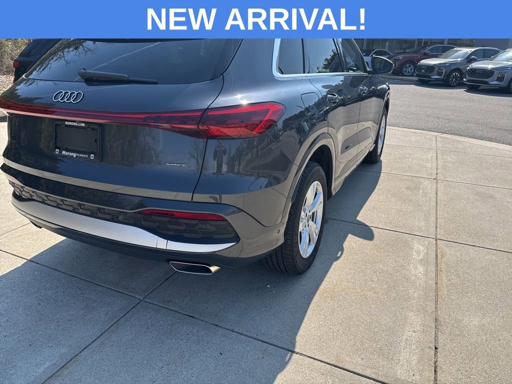 Used 2025 Audi Q5 Premium w/ Convenience Package image 4