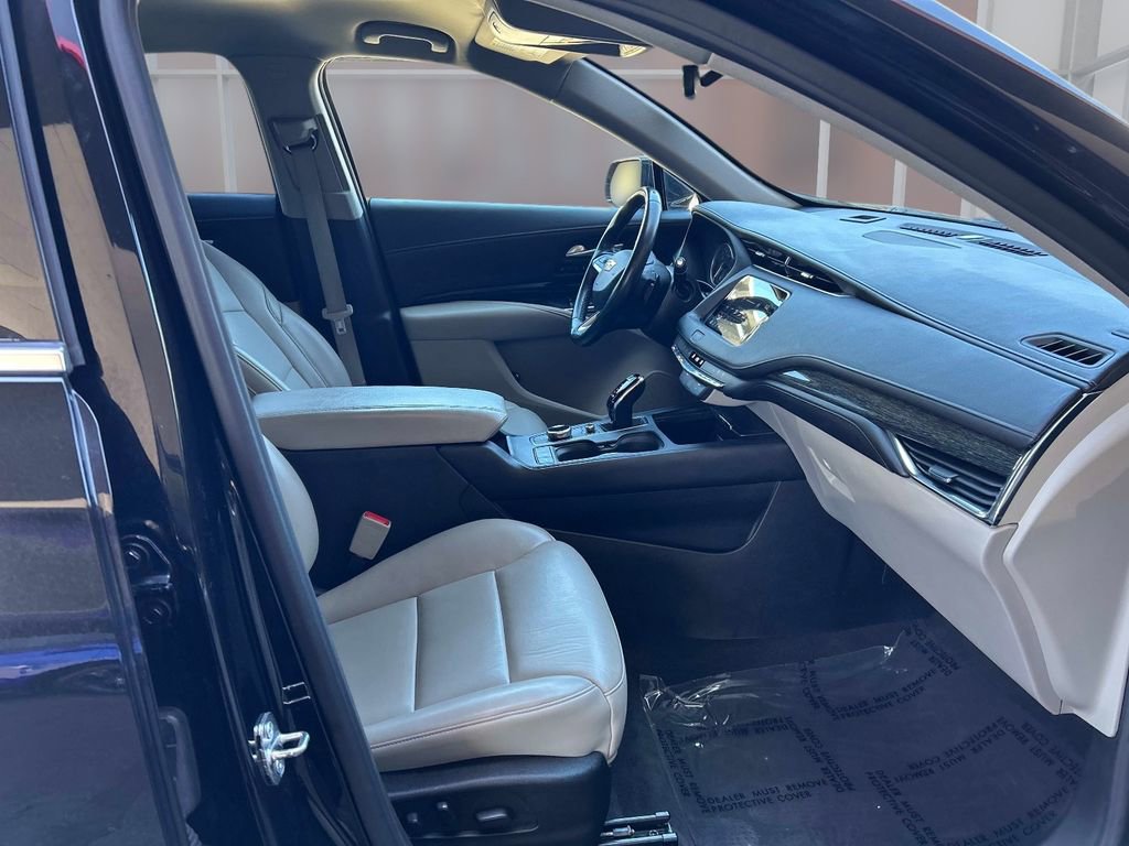 Used 2023 Cadillac XT4 Premium Luxury AWD/4WD image 20