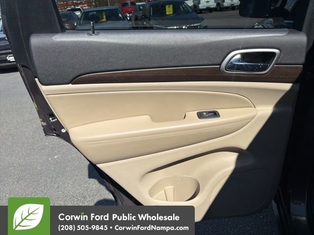 Used 2018 Jeep Grand Cherokee Laredo image 28