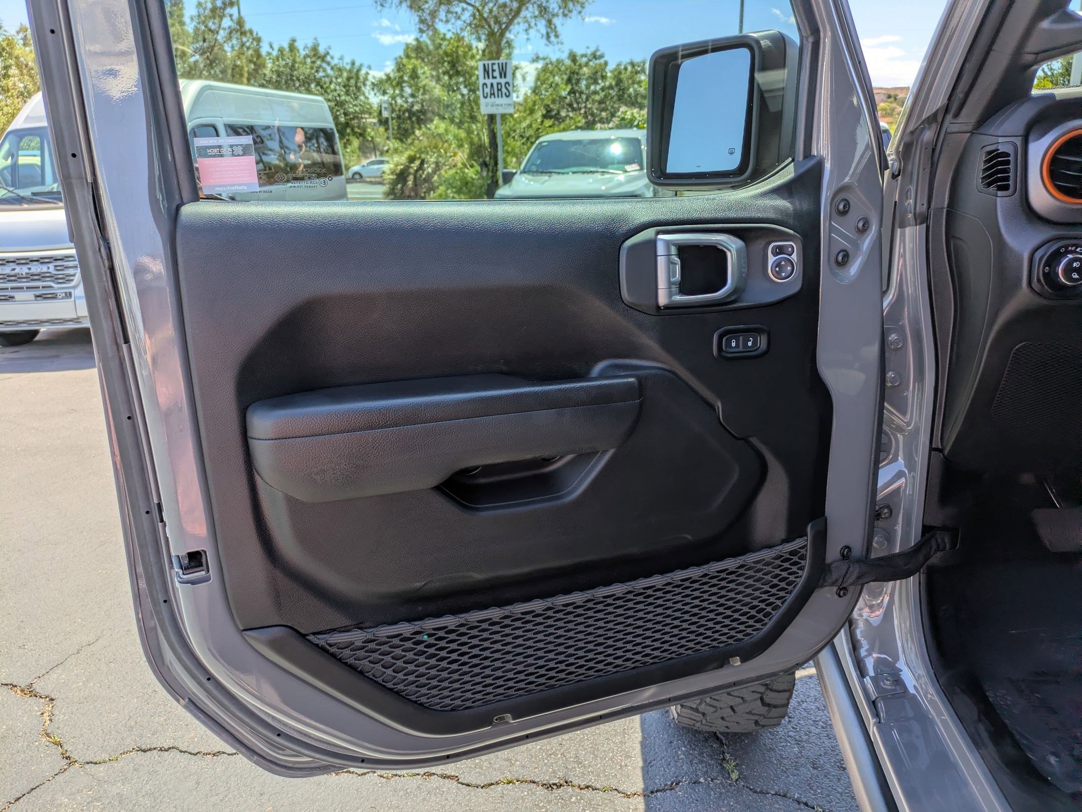 Used 2023 Jeep Gladiator Mojave w/ Trailer Tow Package AWD/4WD image 12