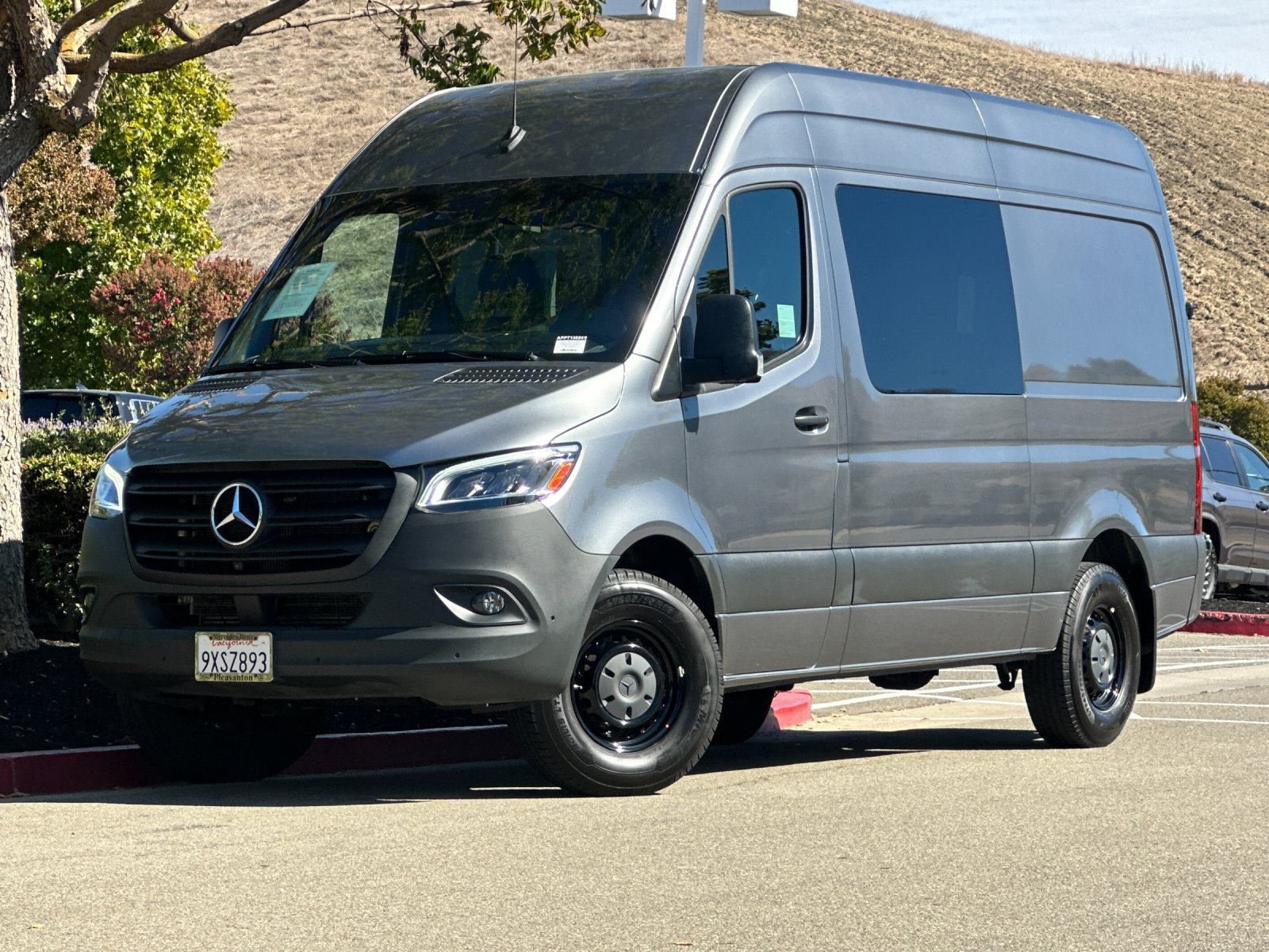 Used 2023 Mercedes-Benz Sprinter 2500 image 1