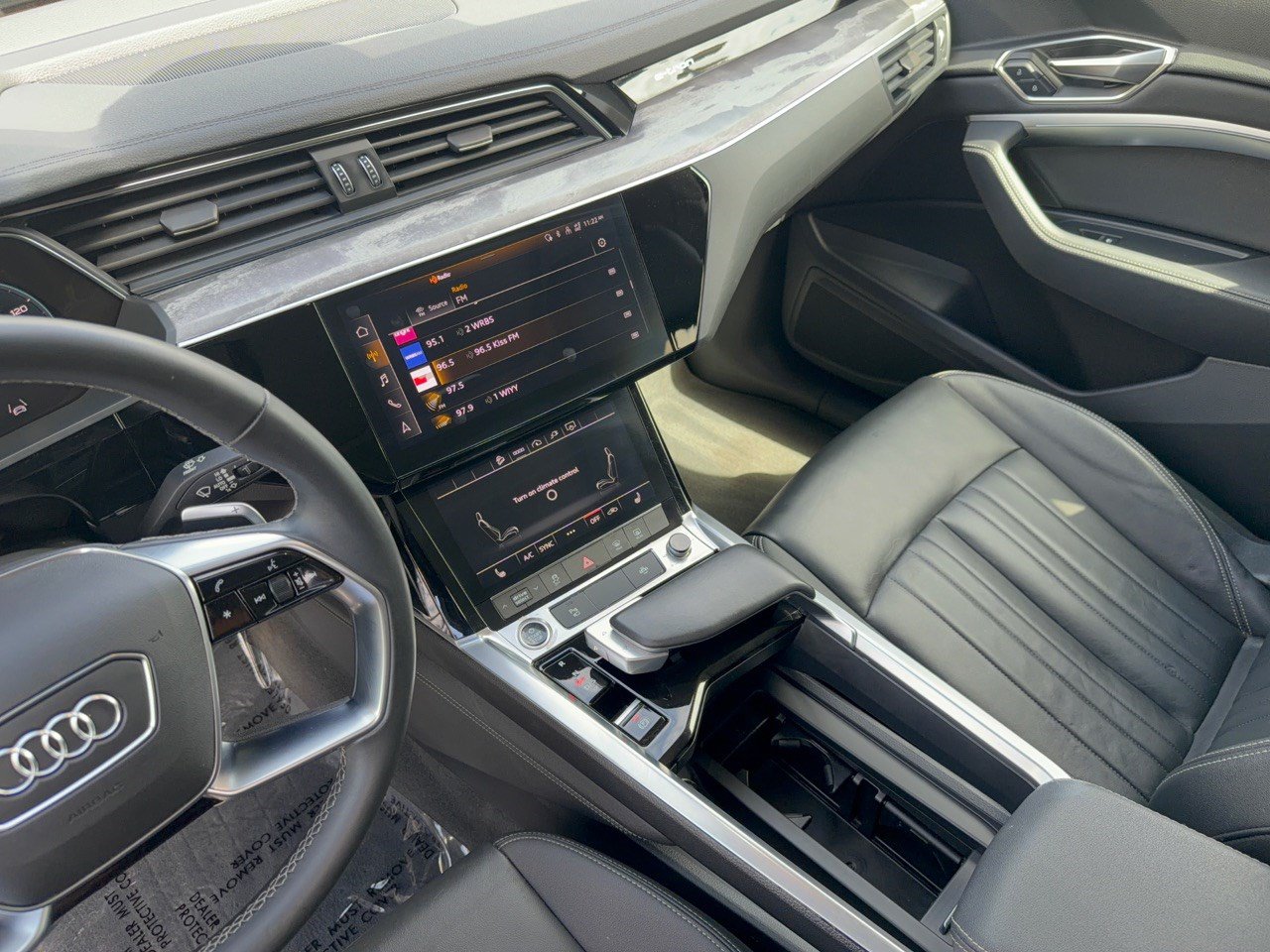 Used 2024 Audi Q8 e-tron Premium AWD/4WD image 22