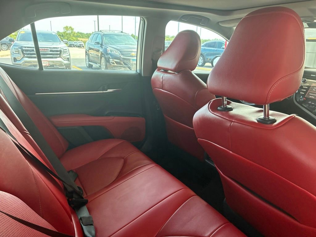 Used 2020 Toyota Camry XSE FWD image 13