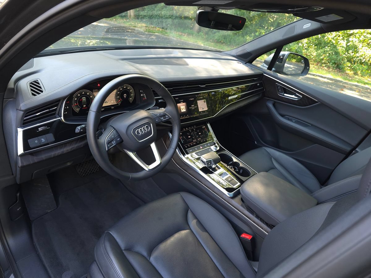 Used 2023 Audi Q7 2.0T Premium Plus w/ Premium Plus Package AWD/4WD image 2