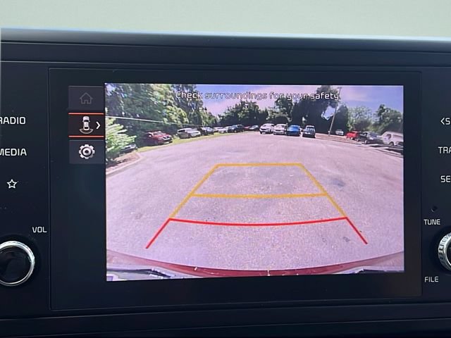 Used 2024 Kia Carnival LX FWD image 23