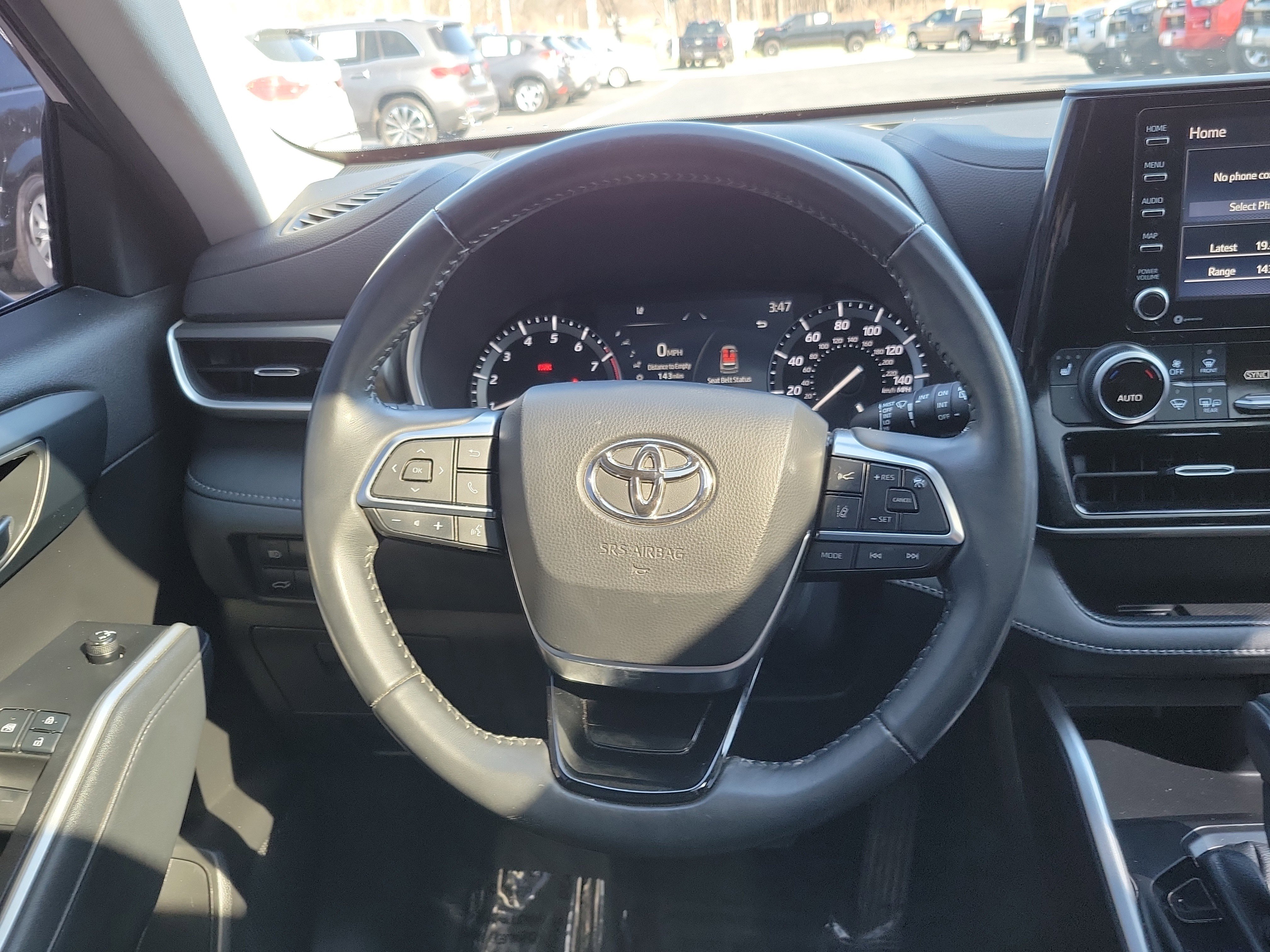 Used 2021 Toyota Highlander XLE image 26