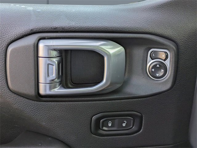 Used 2024 Jeep Wrangler Unlimited Sahara image 21