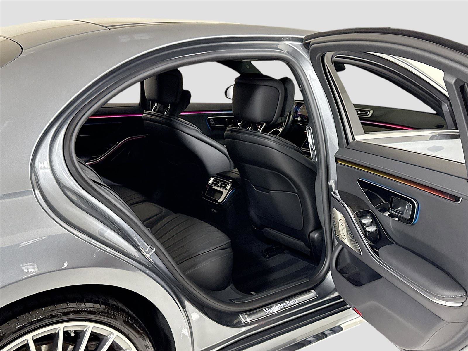 Used 2023 Mercedes-Benz S 500 4MATIC w/ AMG Line image 29