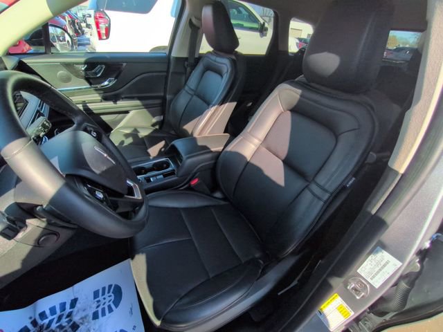 Used 2024 Lincoln Corsair Premiere w/ Equipment Group 101A image 8