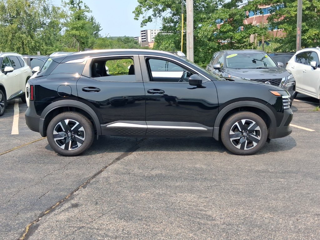Used 2026 Nissan Kicks SV w/ SV Premium Package AWD/4WD image 6