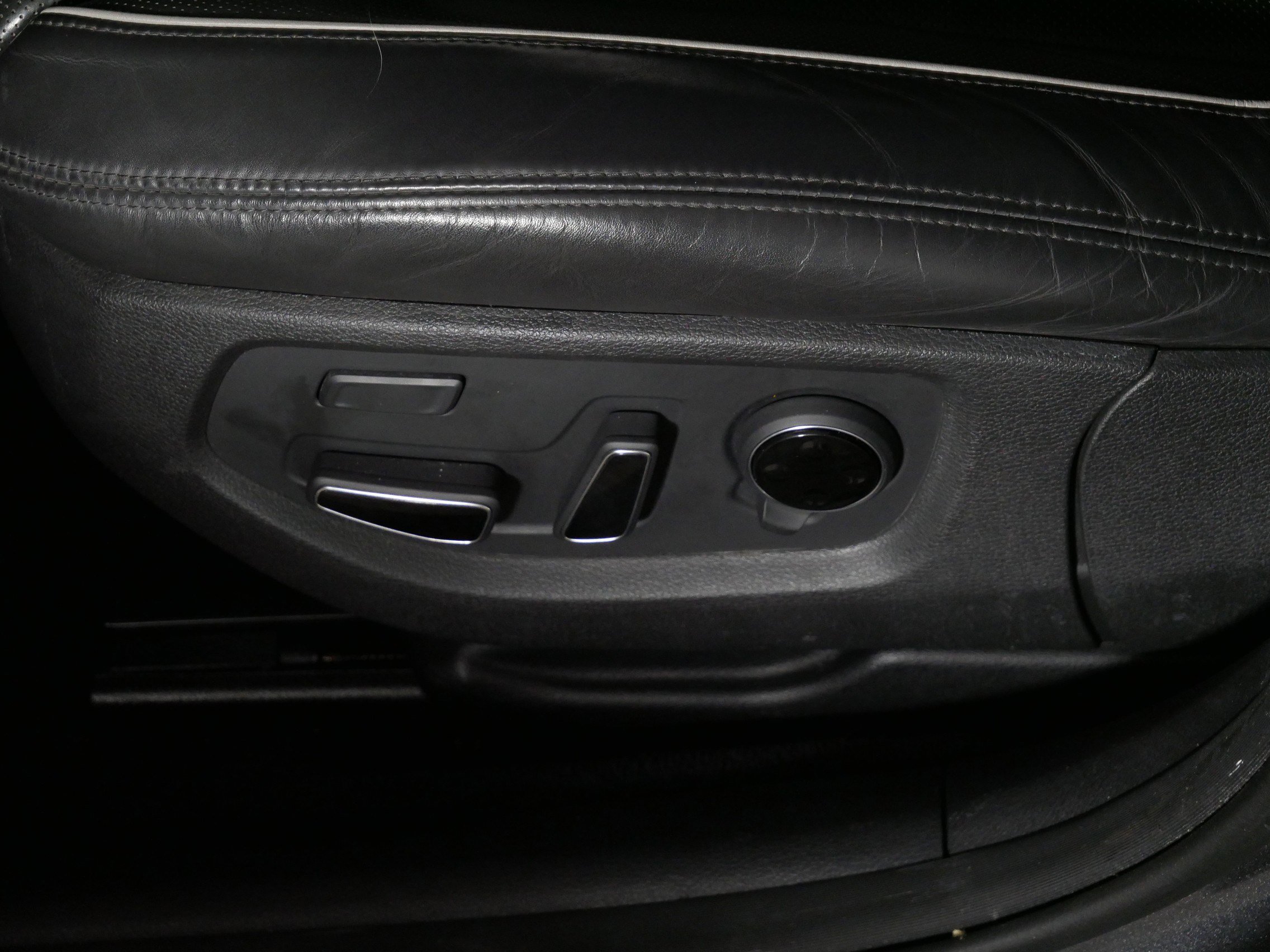 Used 2018 Genesis G80 3.8 w/ Option Group 03 image 20