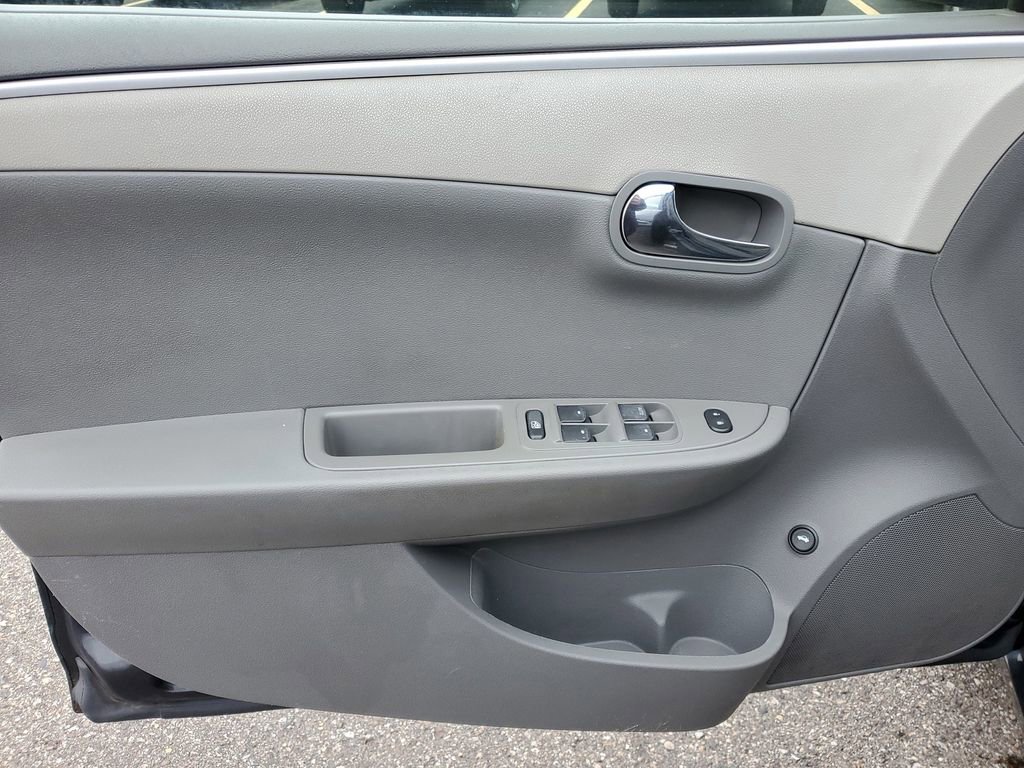 Used 2009 Chevrolet Malibu LS image 14