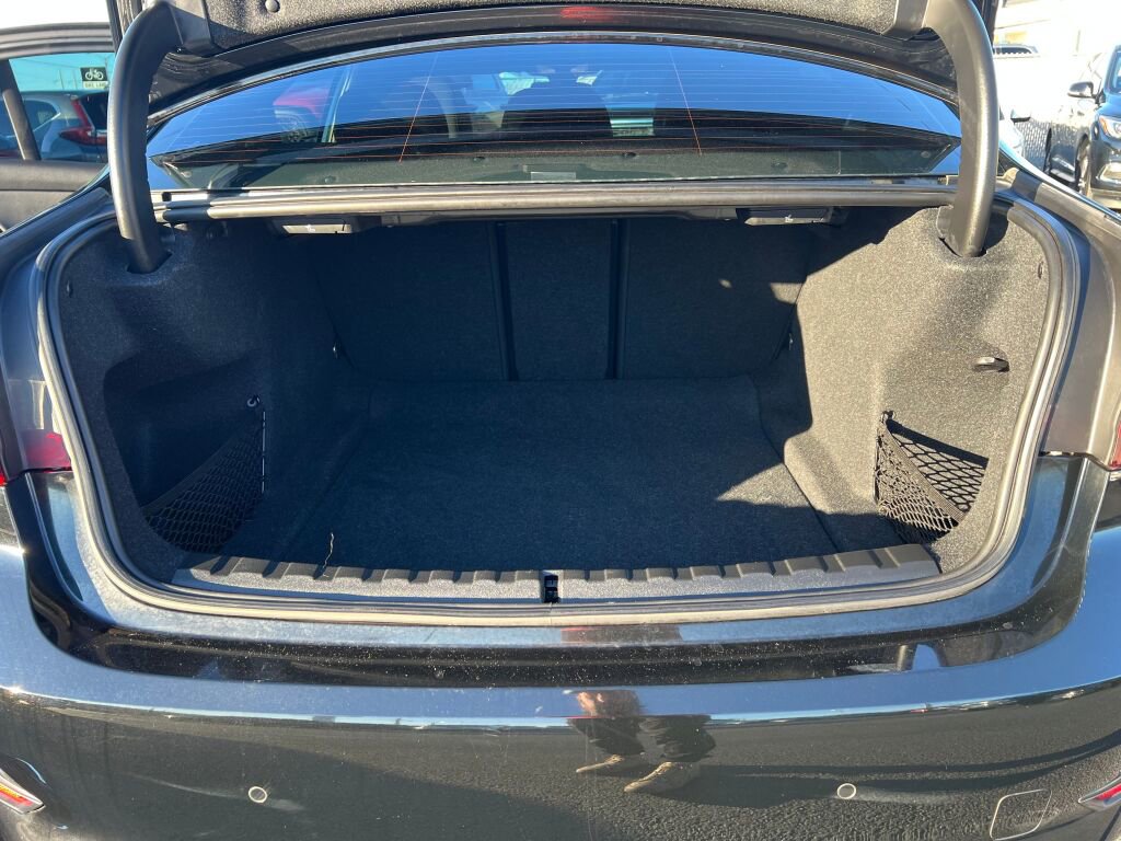 Used 2020 BMW 330i Sedan w/ Premium Package image 15