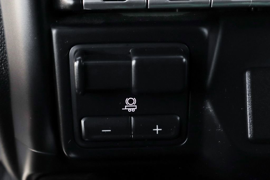 Used 2021 Chevrolet Silverado 2500 LTZ w/ LTZ Convenience Package image 43