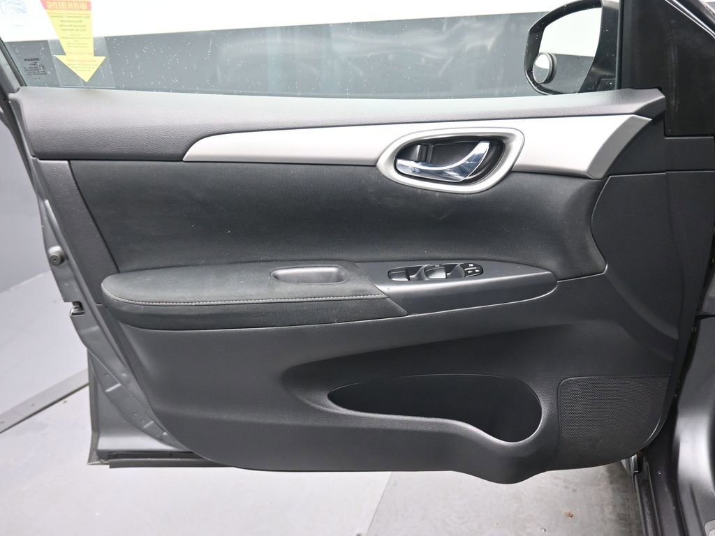 Used 2015 Nissan Sentra SV FWD image 9