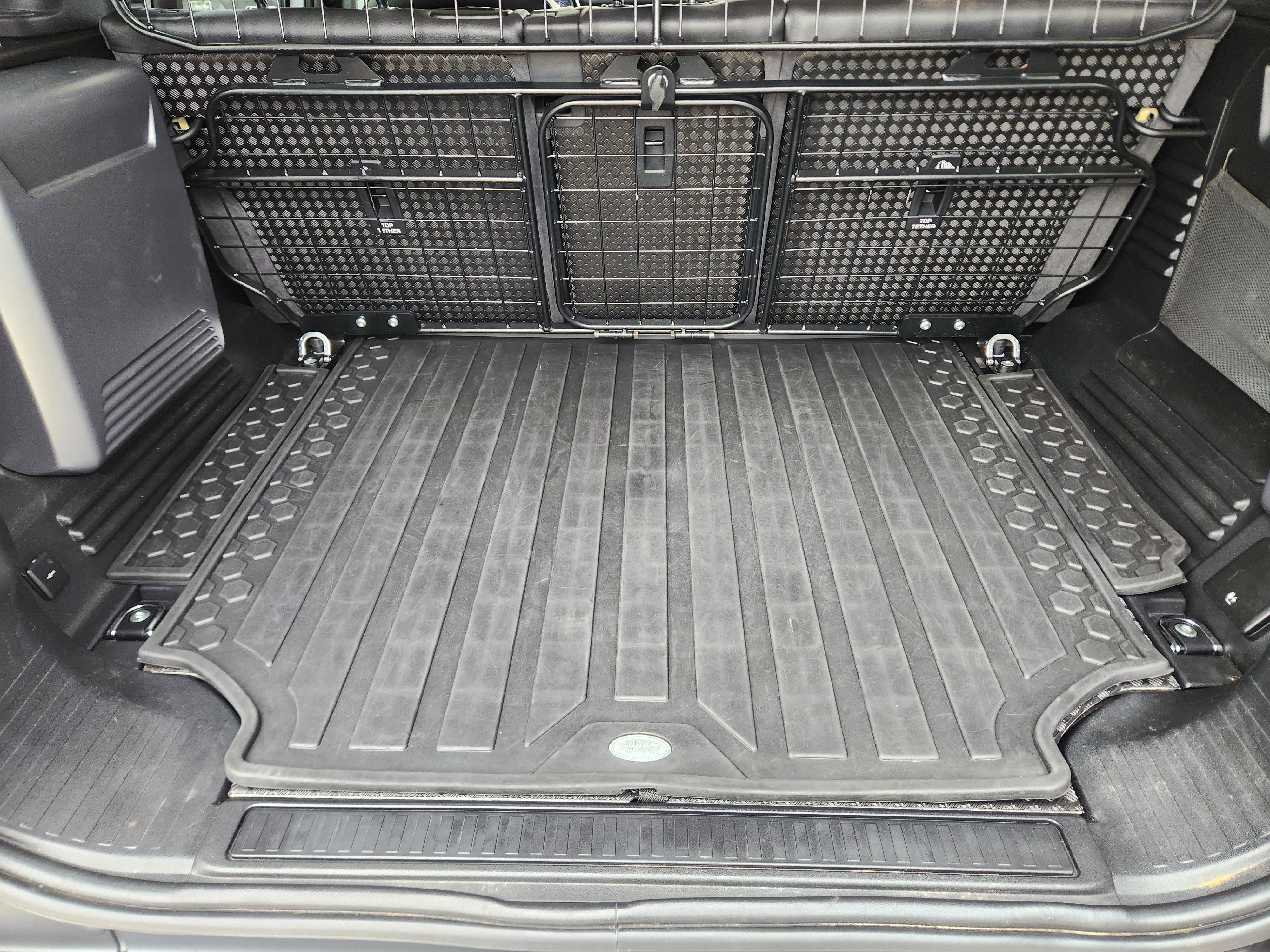 Used 2020 Land Rover Defender 110 First Edition AWD/4WD image 32