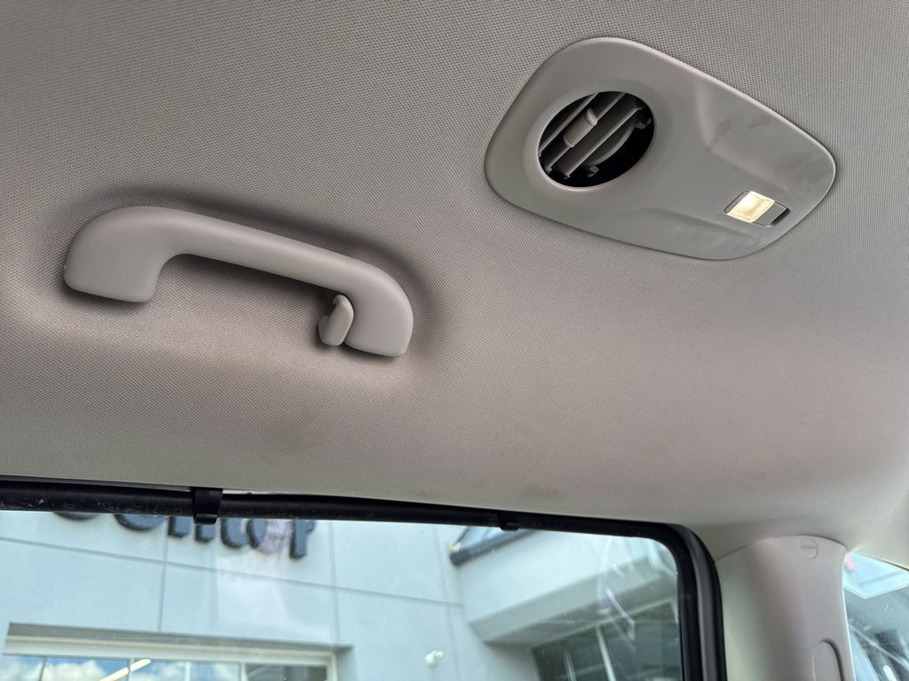Used 2024 Chrysler Pacifica Touring-L FWD image 45