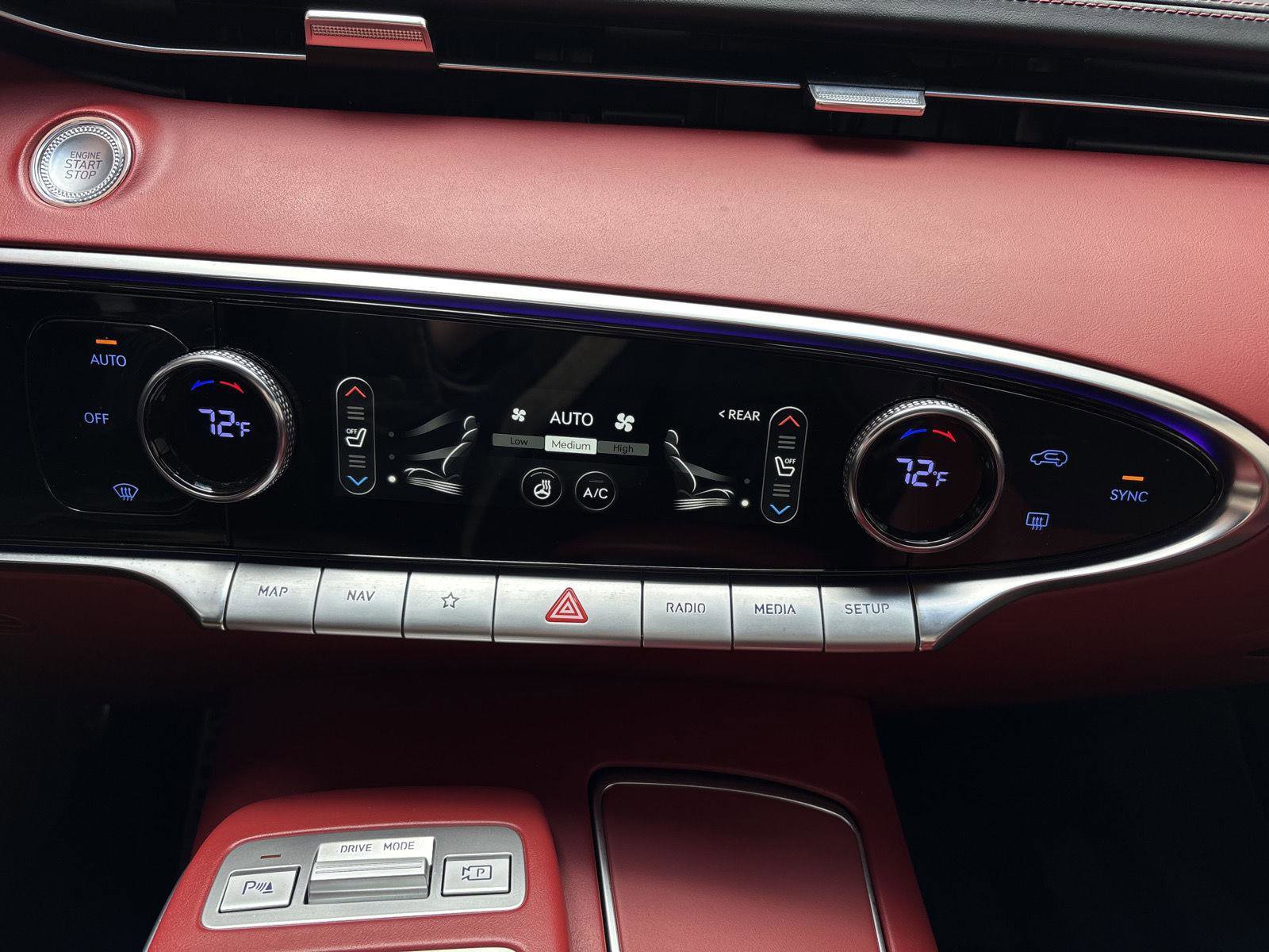 Used 2023 Genesis GV70 2.5T w/ Sport Prestige Package image 23