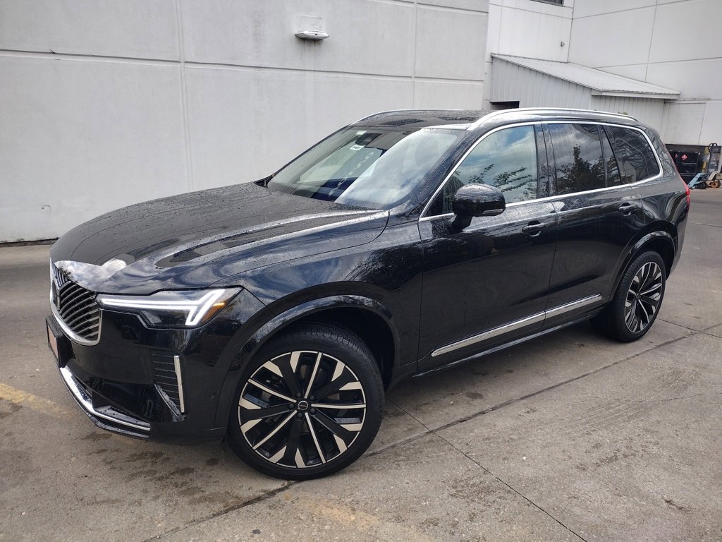 New 2026 Volvo XC90 B6 Plus w/ Protection Package Premier image 2