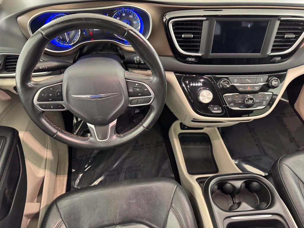 Used 2018 Chrysler Pacifica Touring-L FWD image 23