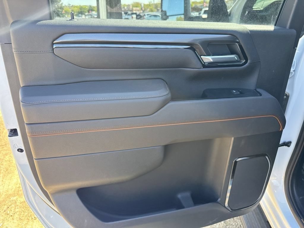 Used 2025 GMC Sierra 2500 AT4 AWD/4WD image 42