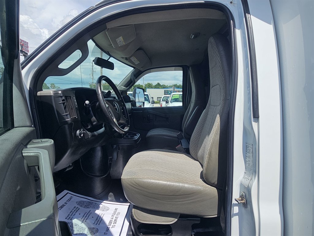 Used 2018 GMC Savana 3500 w/ Power Convenience Package RWD image 10