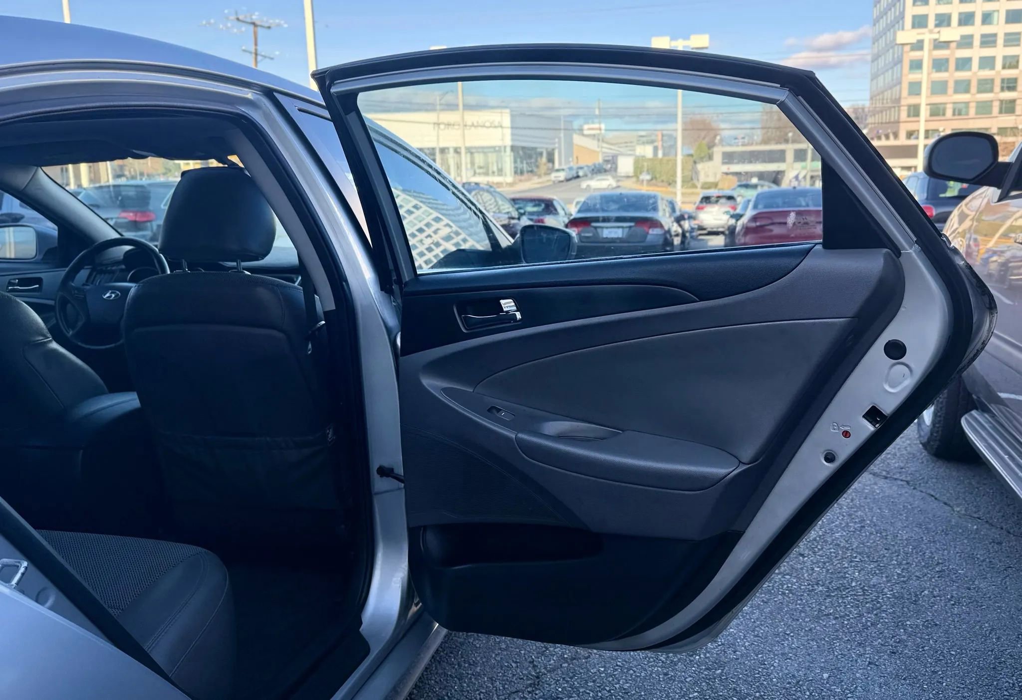 Used 2013 Hyundai Sonata SE w/ Navigation & Sunroof Pkg image 30