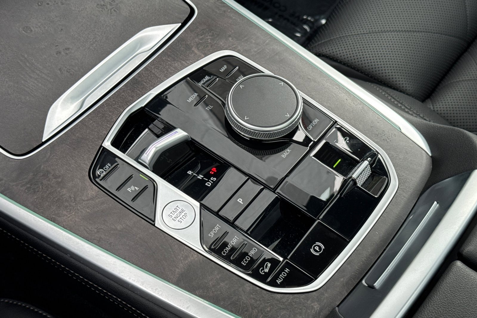 Used 2024 BMW X7 xDrive40i w/ M Sport Package image 22