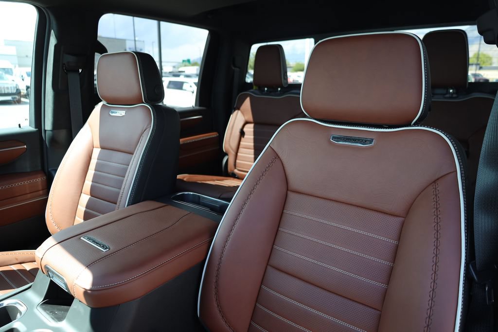 New 2026 GMC Sierra 3500 Denali Ultimate AWD/4WD image 18