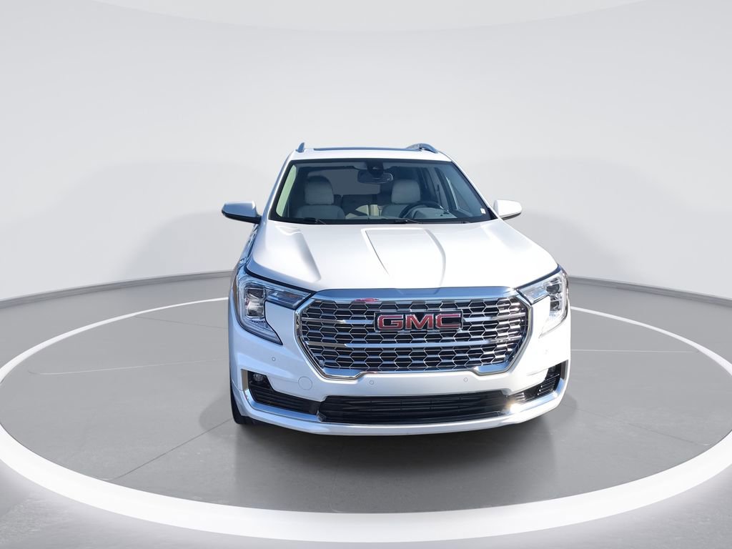 Used 2022 GMC Terrain Denali w/ LPO, Floor Liner Package image 3