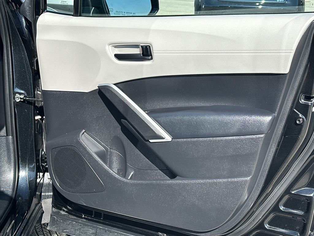 Certified 2025 Toyota Corolla Cross L image 12