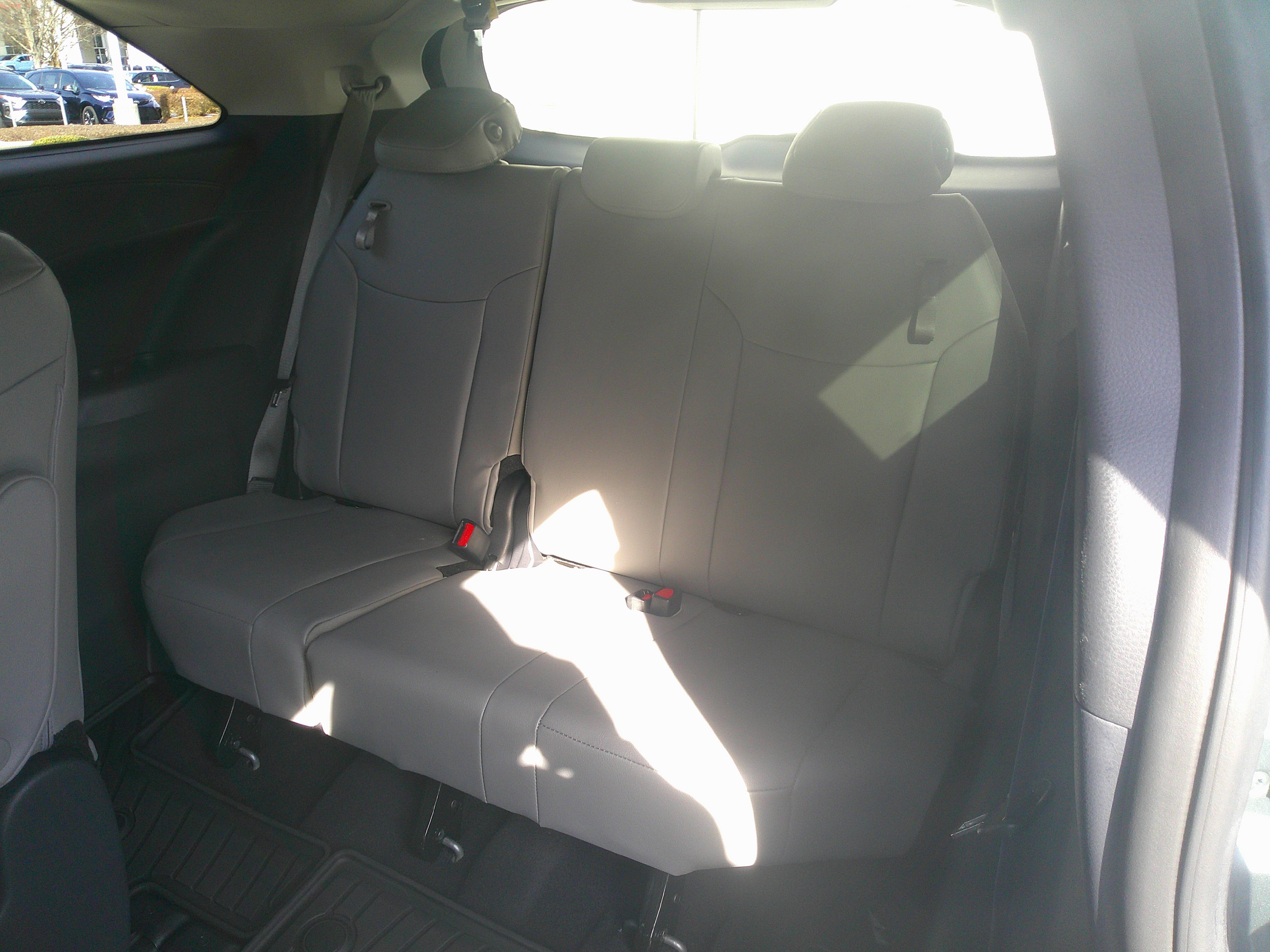 Used 2025 Toyota Sienna XLE image 44