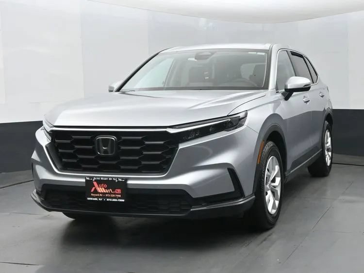 Used 2025 Honda CR-V LX image 1