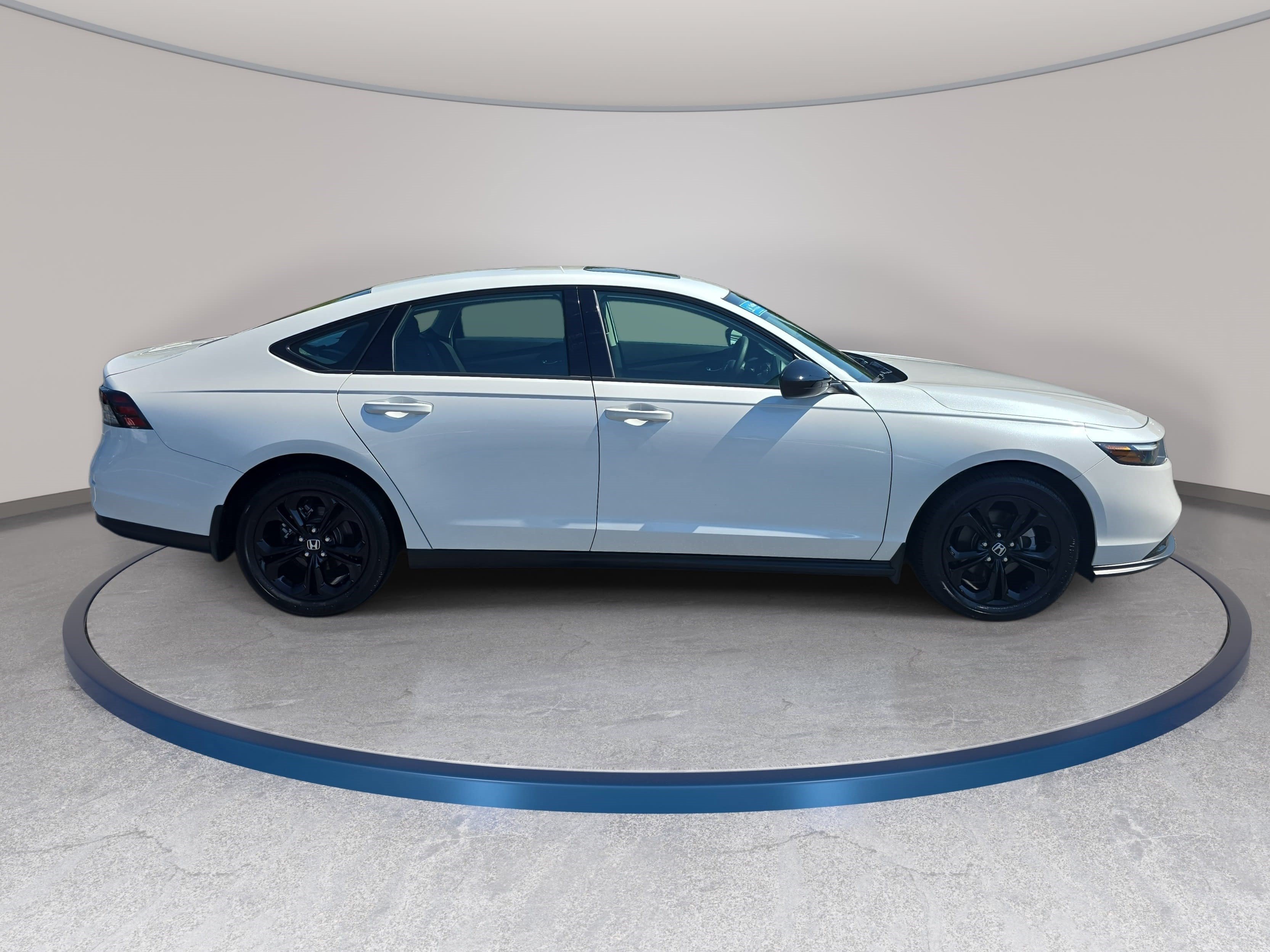 Used 2025 Honda Accord SE image 4
