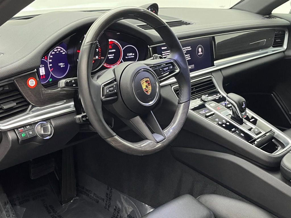 Used 2023 Porsche Panamera image 4