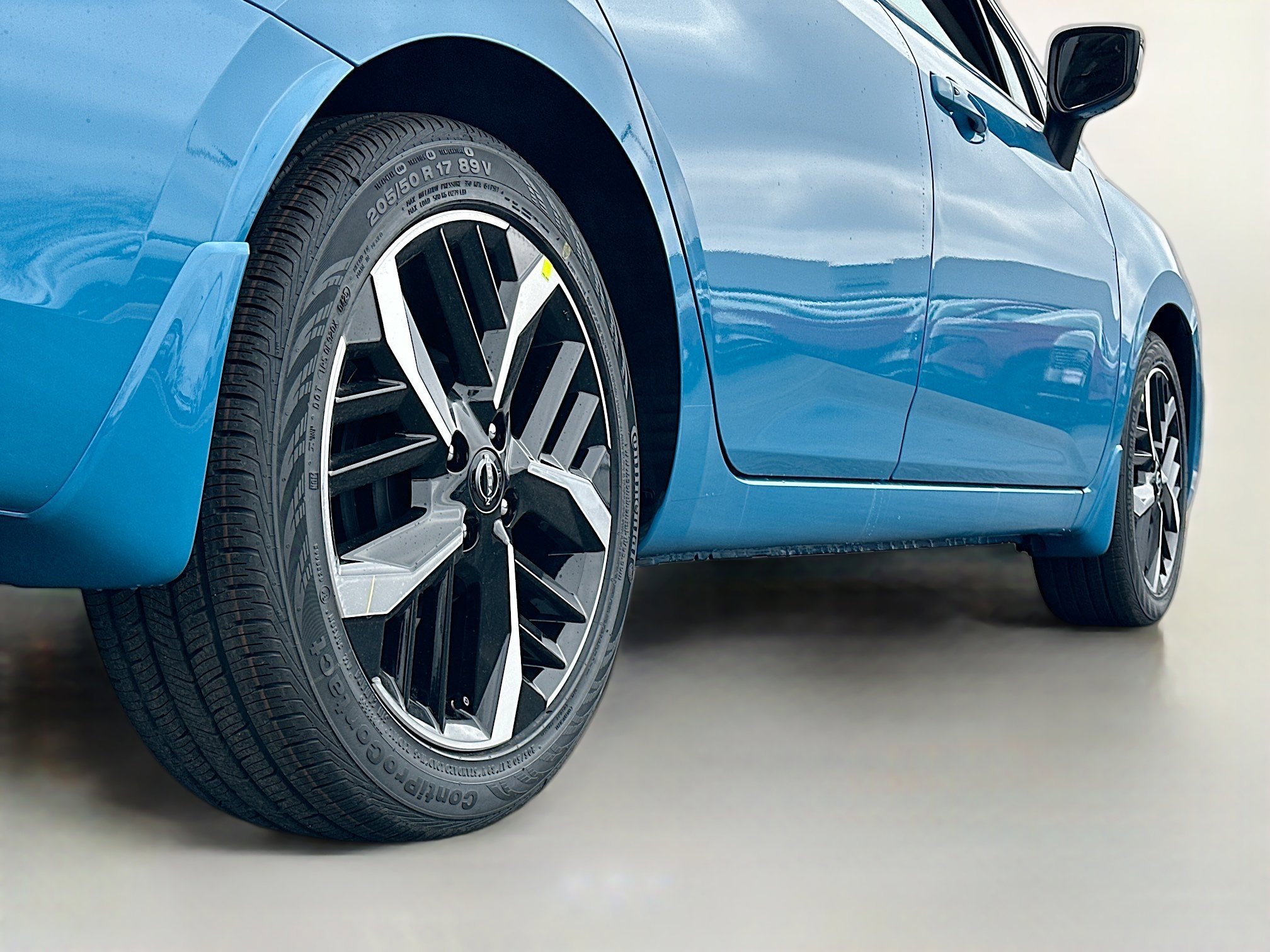 Used 2025 Nissan Versa SR w/ Trunk Package image 14