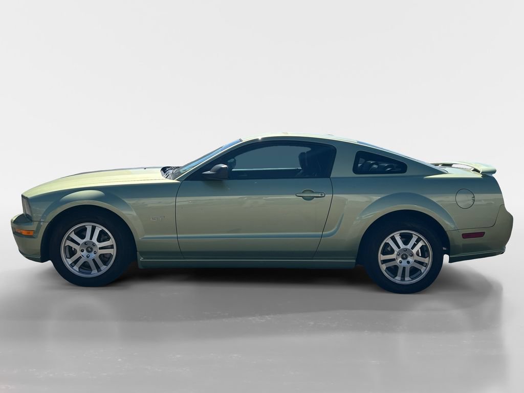 Used 2005 Ford Mustang GT RWD video 2