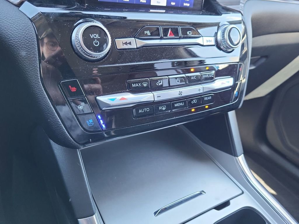 Used 2022 Ford Explorer Limited w/ Limited Technology Package image 17