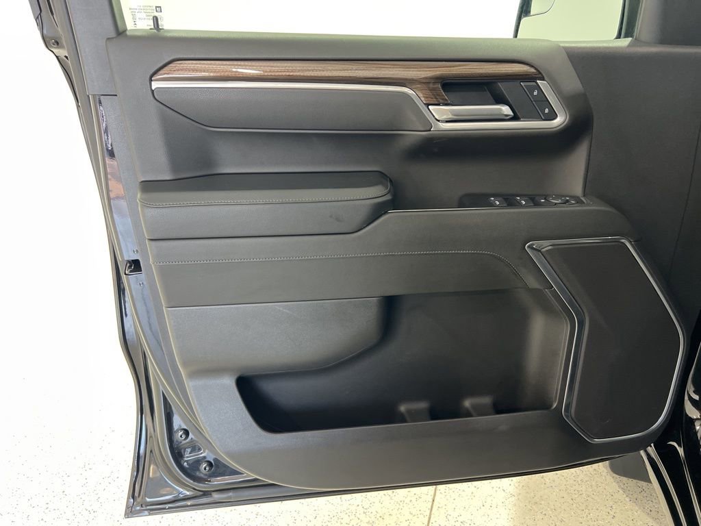 Used 2025 Chevrolet Silverado 1500 LT image 21