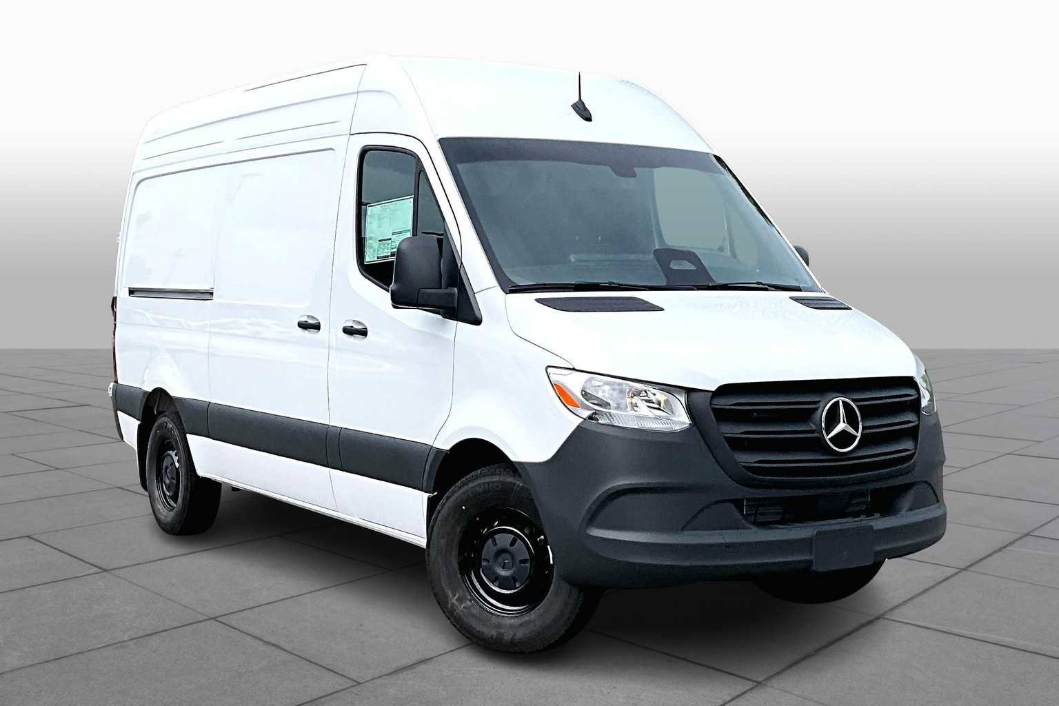 Used 2025 Mercedes-Benz Sprinter 2500 image 2