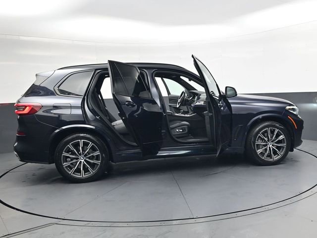 Used 2023 BMW X5 xDrive40i w/ M Sport Package image 39