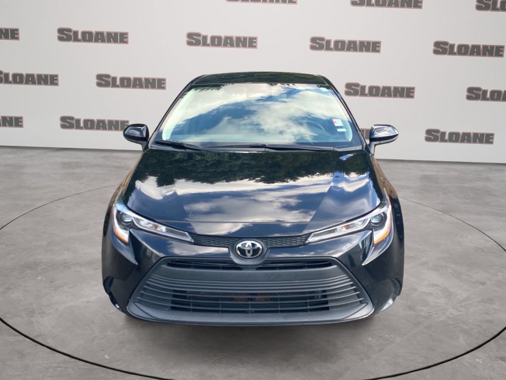 Used 2024 Toyota Corolla LE FWD image 2